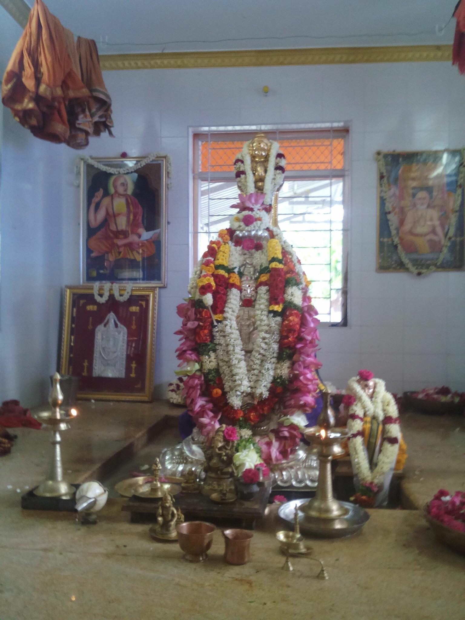 Sri Sreenidhi Tirtharu